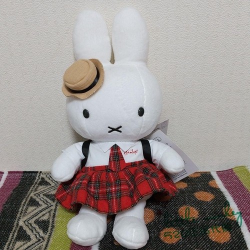 日本代购 miffy米菲兔 穿制服裙 可爱 毛绒公仔 布娃娃玩偶