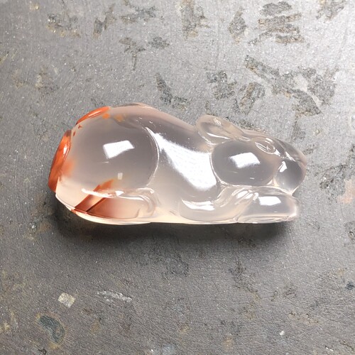 天然凉山料南红 无裂原矿冰飘俏色巧雕玉兔吊坠十二生肖挂件5.7克