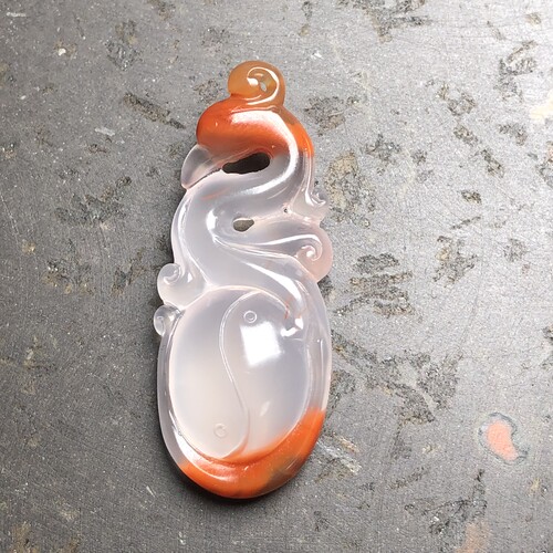 四川凉山料南红玛瑙 无裂原矿冰飘俏色巧雕凤凰吊坠小挂件 4.15克