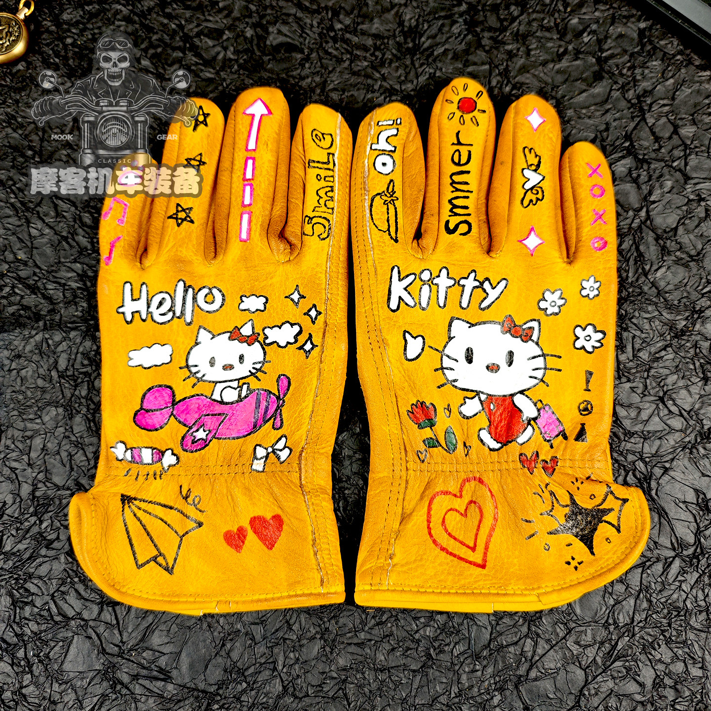 HelloKitty可爱卡通复古机车手套