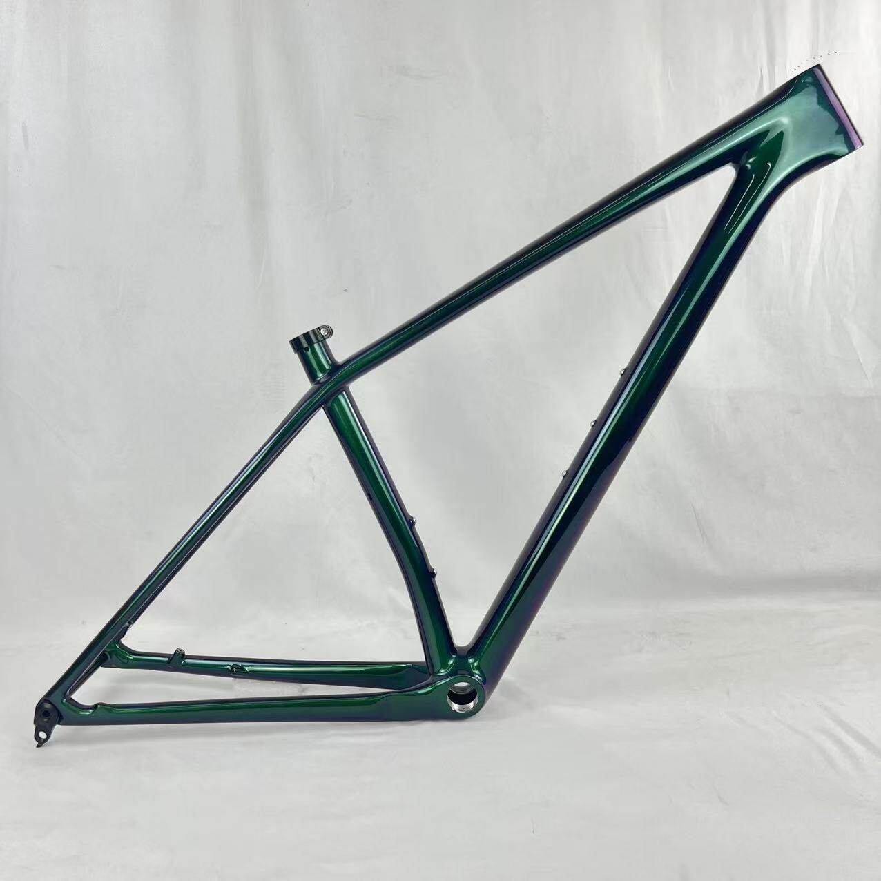 超轻山地车自行车车架越野车车架碳纤维29er 148mm 绿色变色龙