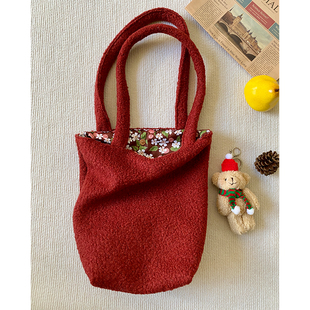 白日梦长原创 复古暗红色肌理羊毛呢水桶包大容量单肩包秋冬布袋
