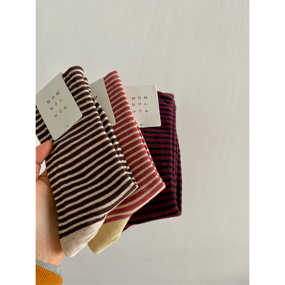 Autumn and winter milk tea-colored striped mid-calf socks, Korean style ins simple and plain basic cotton school style pile socks thumbnail 4