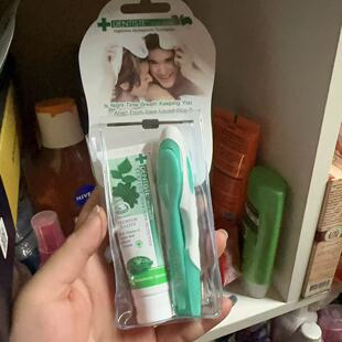 出去玩啦 泰国丹狮特DENTISTE修护牙膏便携旅行套装20g牙膏牙刷