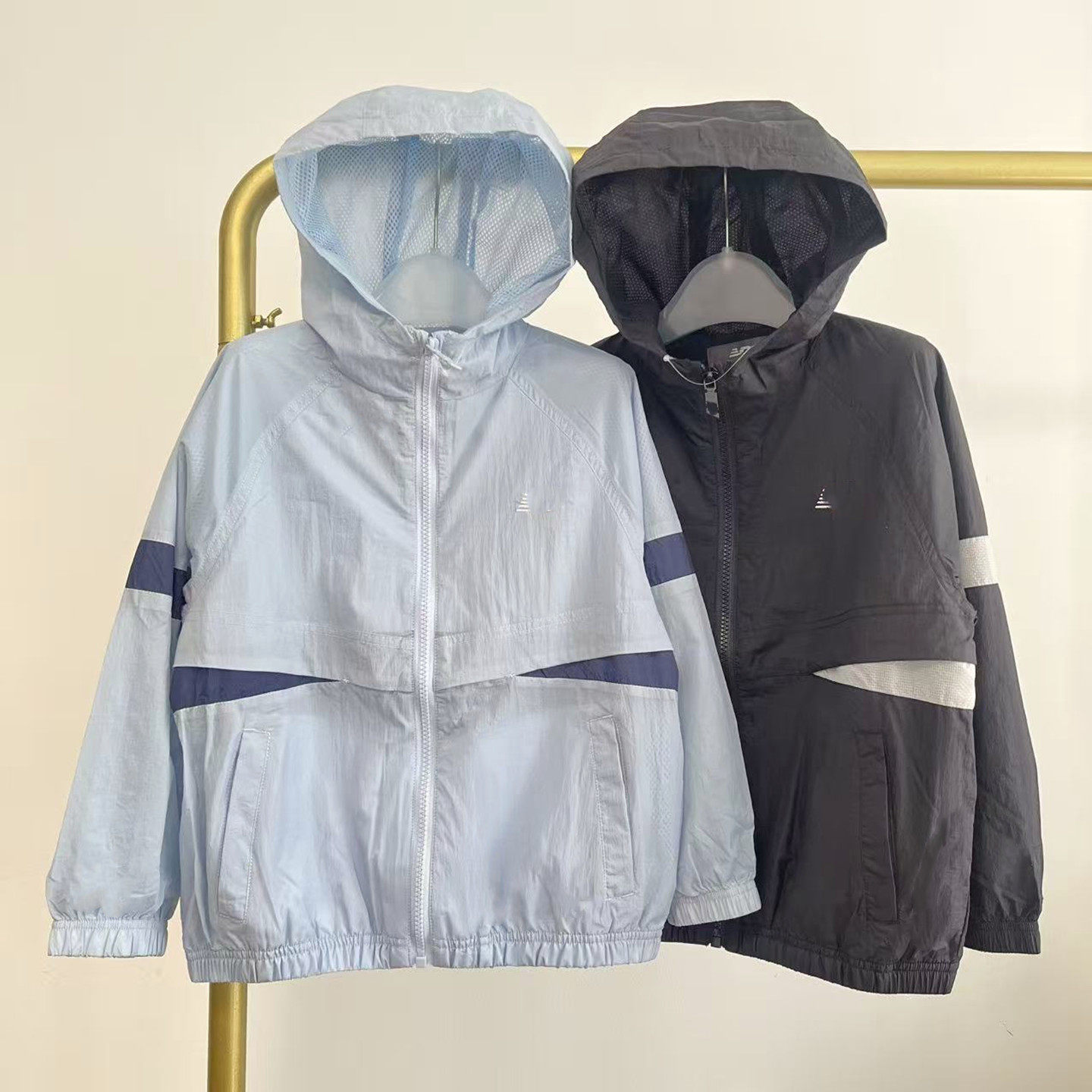 春夏新款男女童洋气时尚撞色连帽速干轻薄透气户外休闲外套中大童