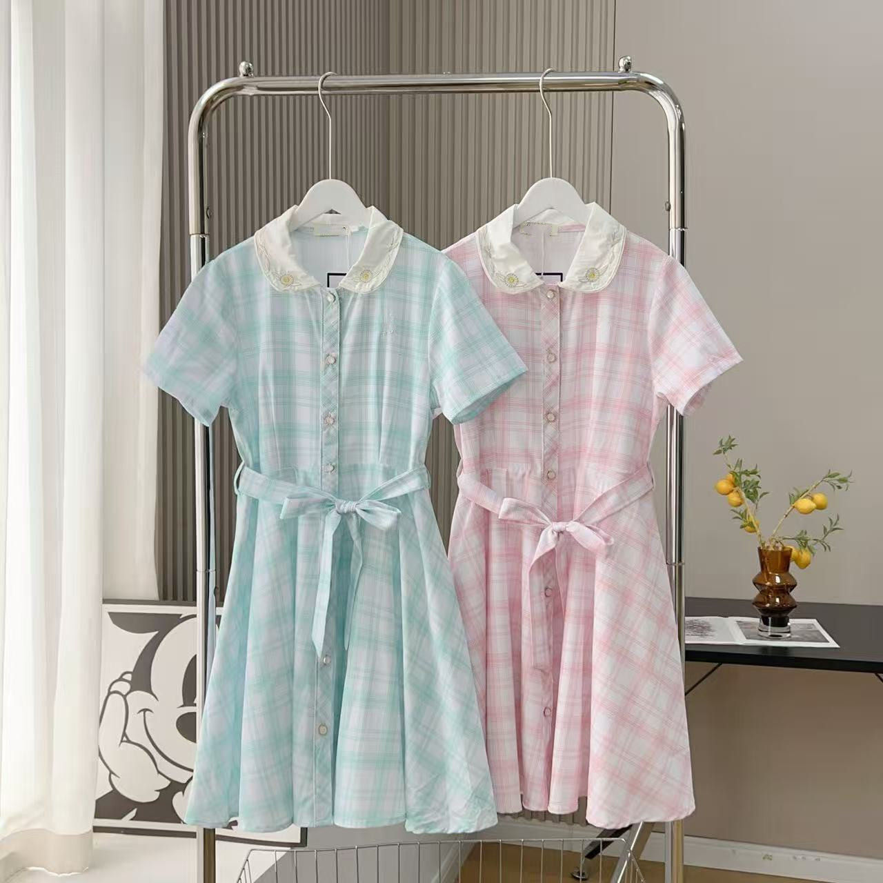 夏季女童洋气可爱娃娃翻领短袖连衣裙纯棉格子布收腰系带裙子