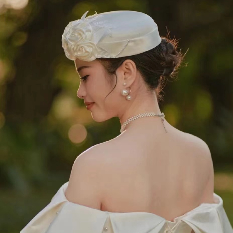 花园复古宫廷女玫瑰花