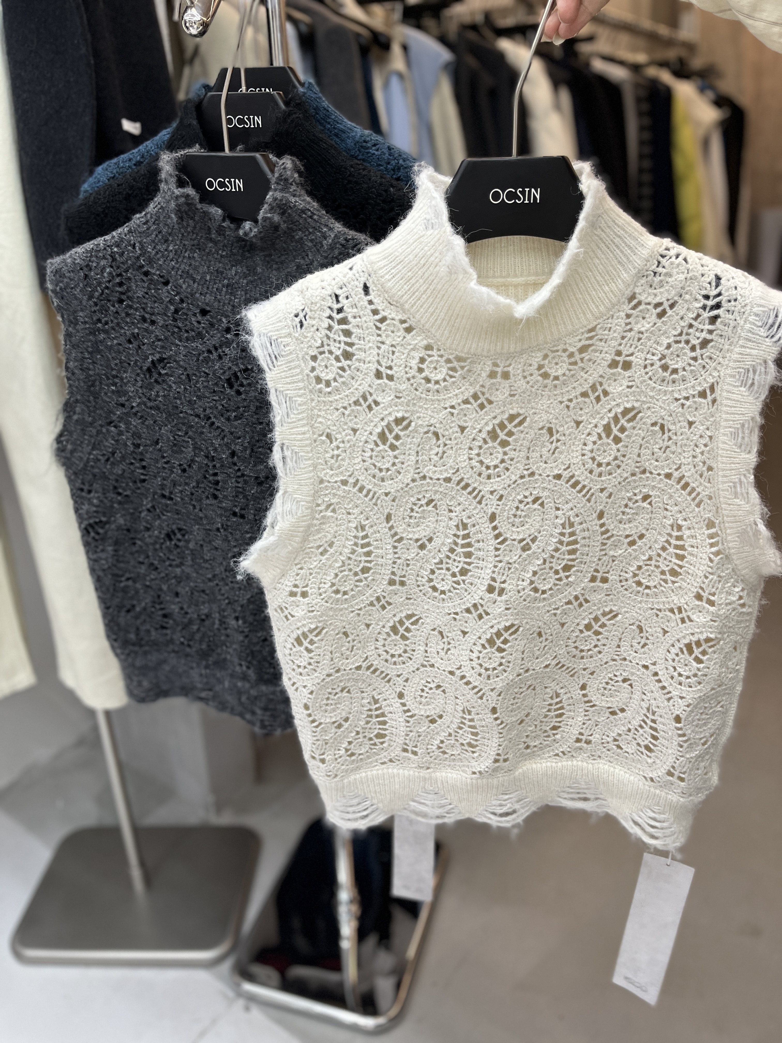 高品质韩系蕾丝拼接针织衫女2025秋冬新款修身显瘦羊毛内搭上衣潮