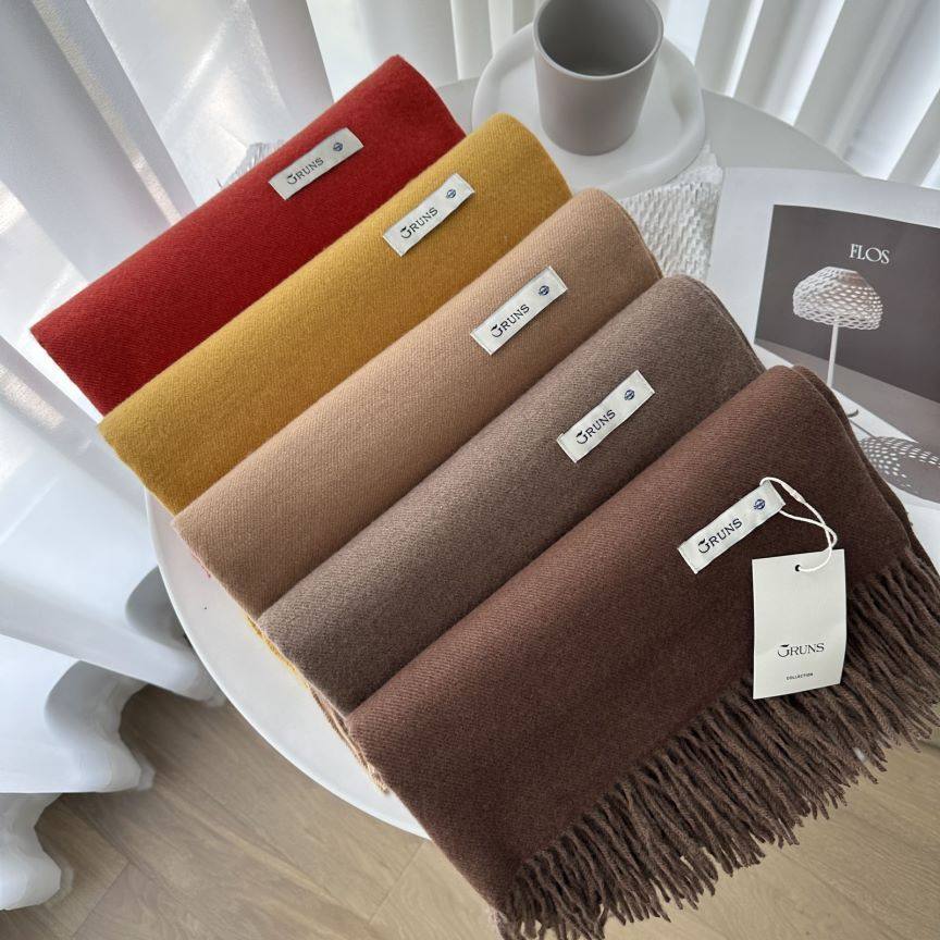 新款秋冬季羊绒手感纯色保暖围巾女时尚仿羊绒孔雀蓝加厚流苏披肩