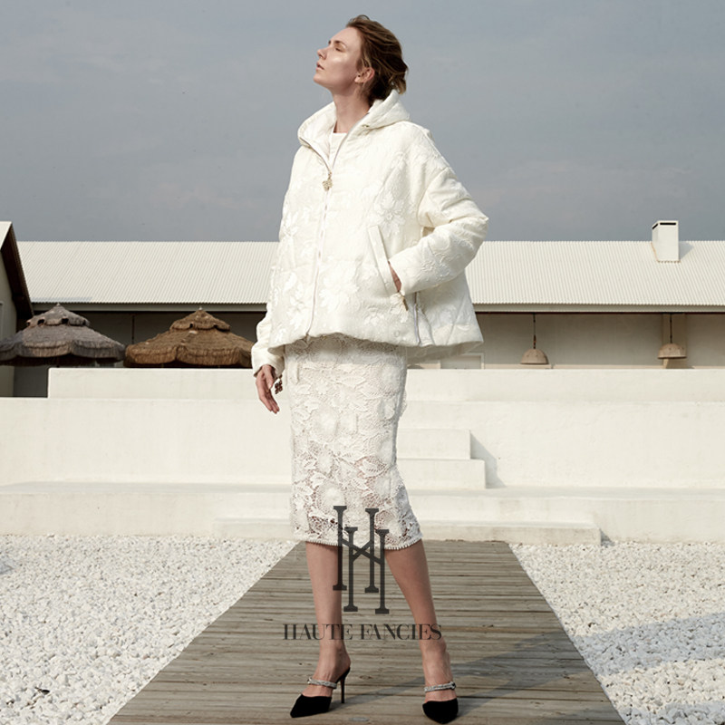 年轻的 HAUTE FANCIES后构想｜25滑雪服式白色提花连帽棉服棉外套,女装/女士精品,棉衣/棉服,淘宝优惠券,粉丝福利购,淘宝优惠卷