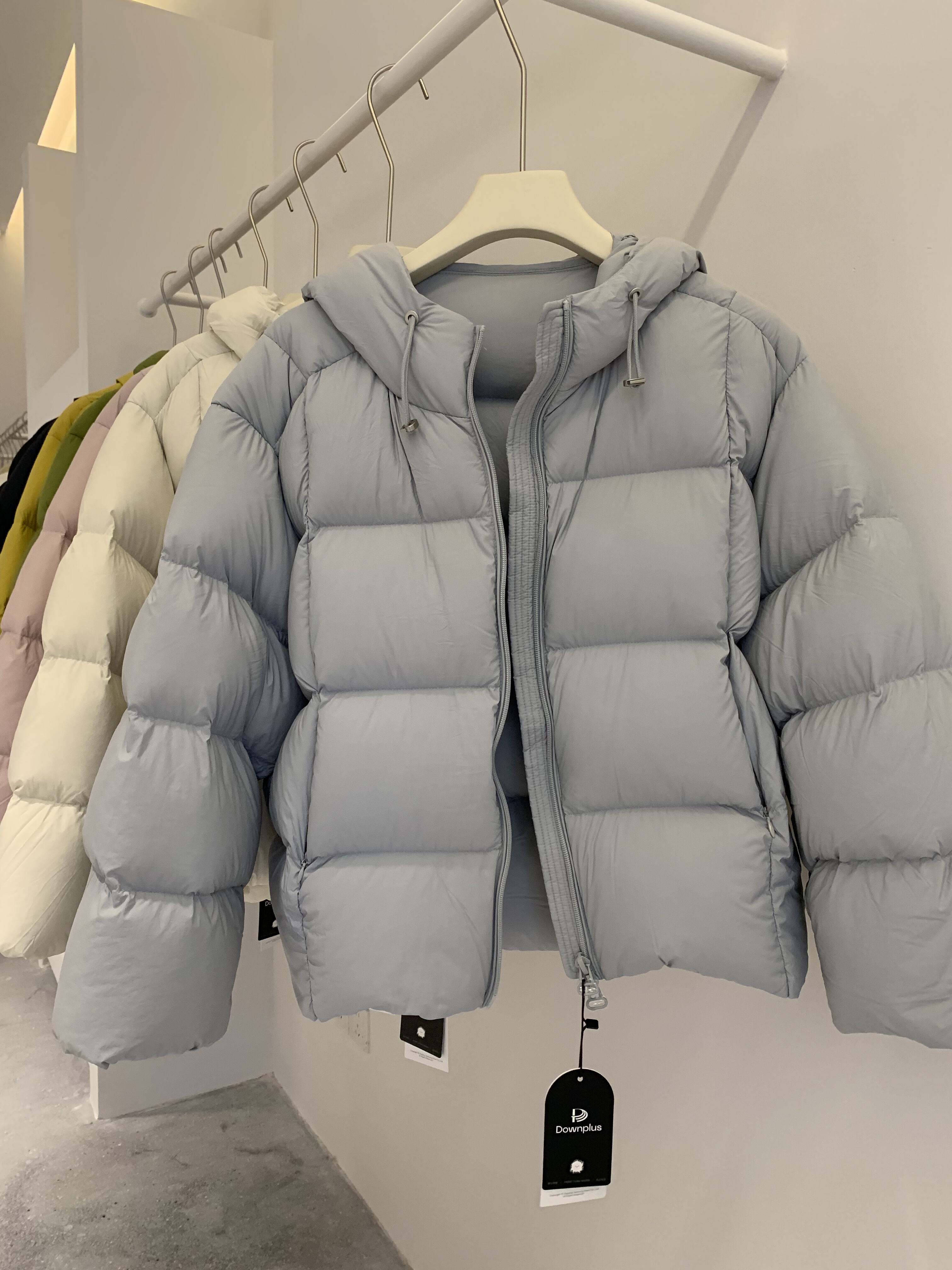 韩国东大门2025新款羽绒服女短款连帽90白鸭绒面包服加厚外套