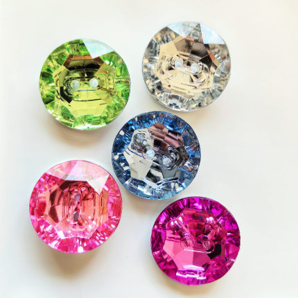 闪亮百搭亚克力双孔衬衣粉绿蓝白色开衫羊绒小扣花瓣圆形纽扣包邮