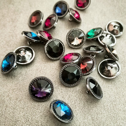 小香风镶钻圆形黑色金属衬衣钮扣针织开衫裙子深水晶扣子枪黑色底