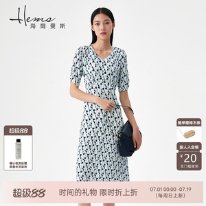 【门店同款】海尔曼斯夏季新款短袖连衣裙V领印花高腰通勤女长裙