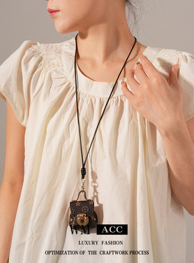 美拉德皮革卡扣包包吊坠项链时尚简约复古毛衣链设计感小众饰品