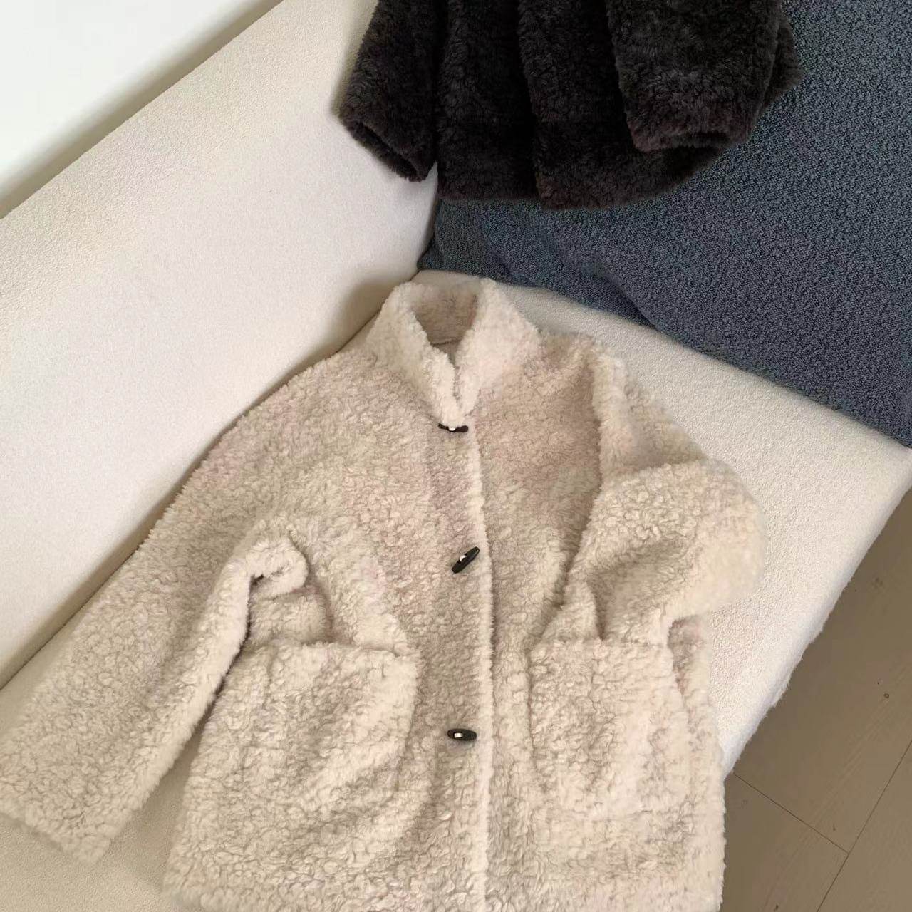 松间步月  羊皮毛一体外套 羊羔毛羊咩咩牛角扣外套,女装/女士精品,皮草,淘宝优惠券,粉丝福利购,淘宝优惠卷