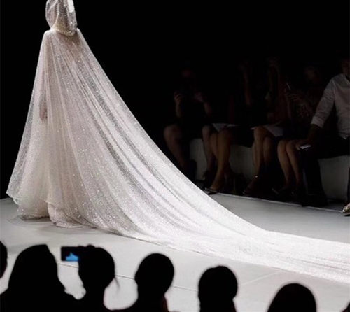 网红法式长拖尾赫本风带帽斗篷