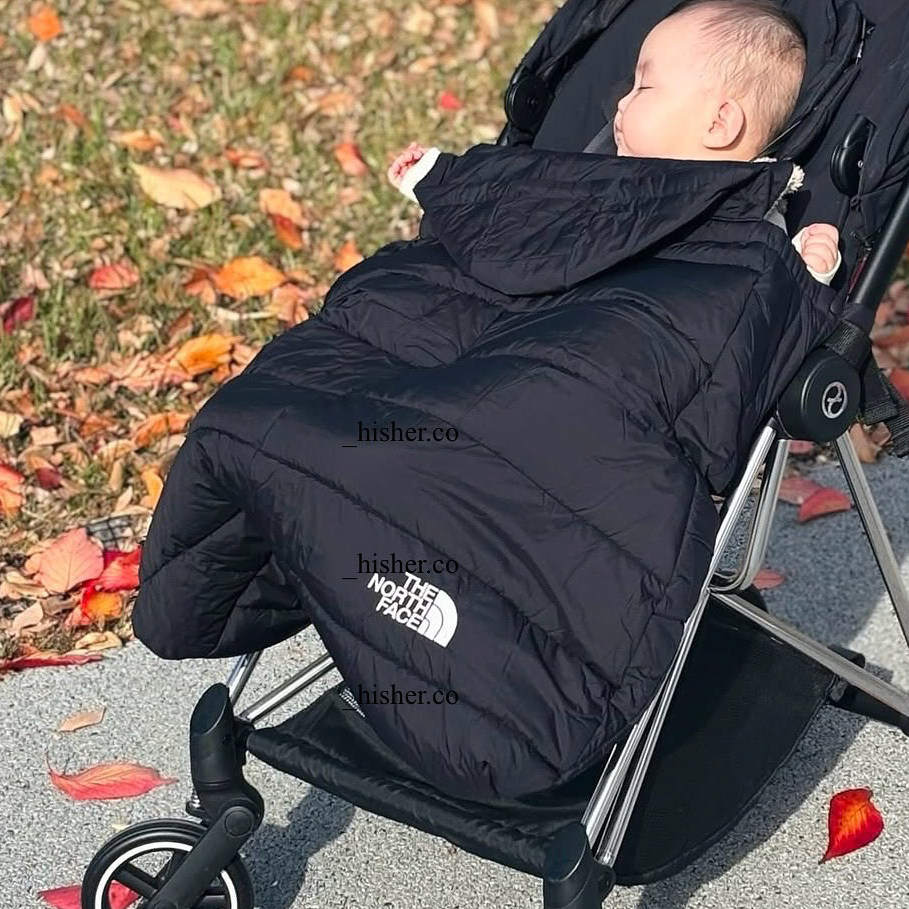 日本北面 THE NORTH FACE 新生儿宝宝户外怀背式防水羽绒抱毯抱被