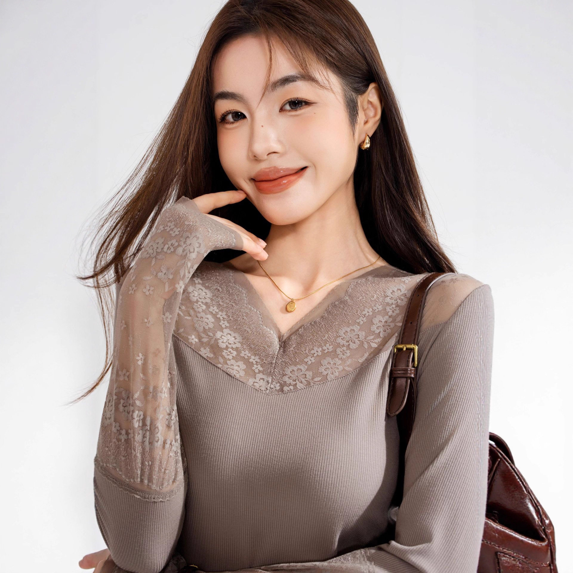 金色佳轩V领蕾丝打底衫女莫代尔内搭2025新款修身网纱洋气上衣女