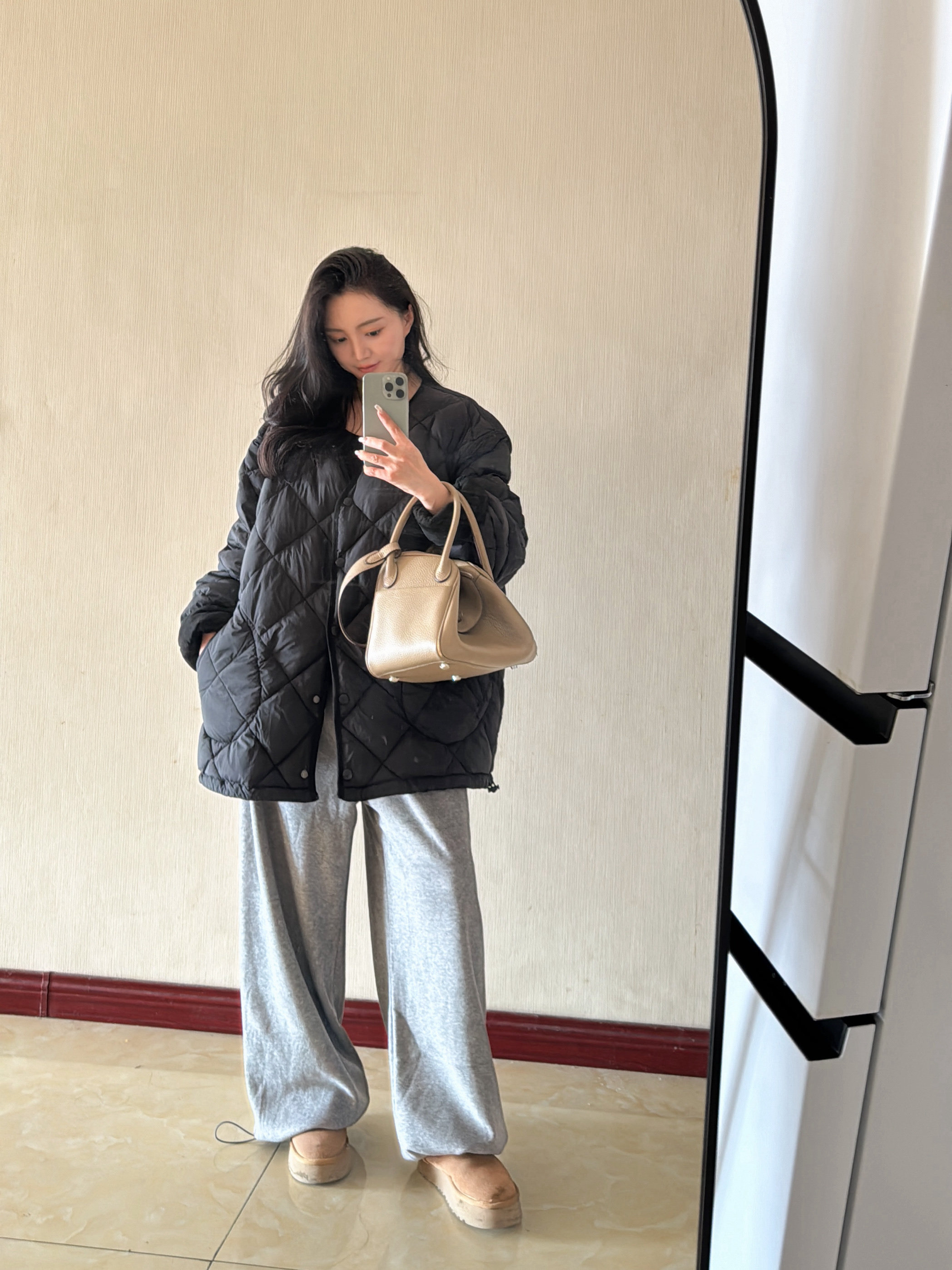 VIVISHOP两面穿菱格鹿皮绒羽绒服女冬季加厚V领90白鸭绒外套