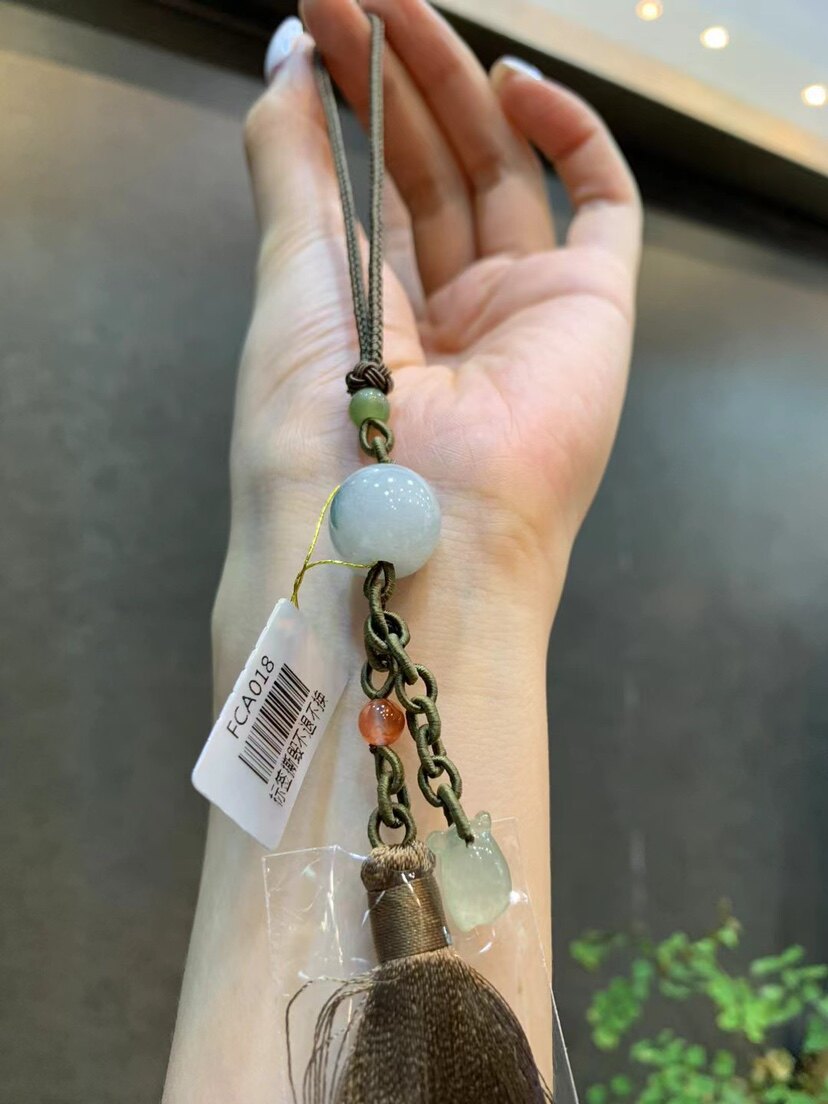 天然翡翠A货糯冰种飘花路路通车挂/包挂 多样性发其一