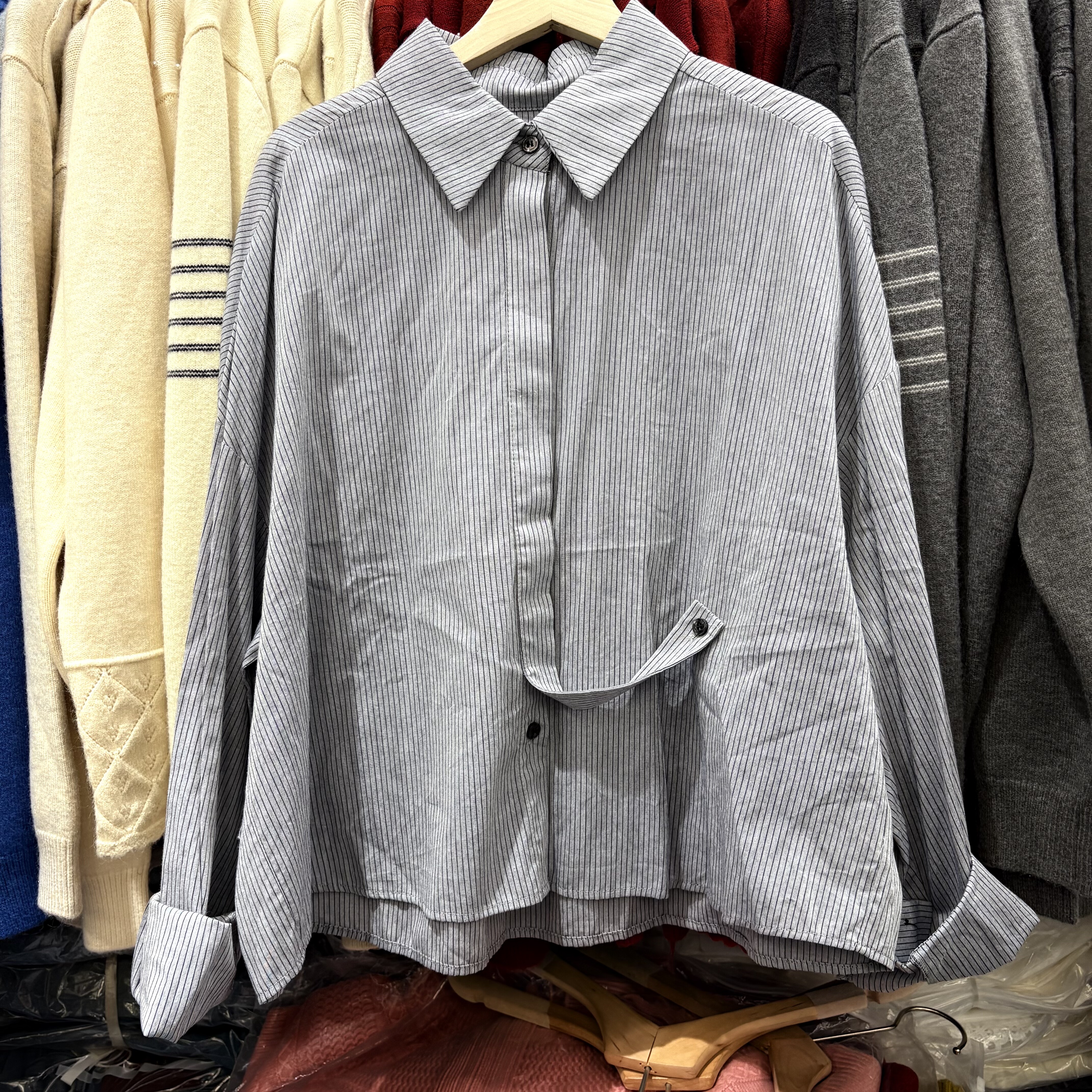 设计感小众条纹衬衫女春季宽松显瘦休闲遮肉上衣打底衫复古灰调,女装/女士精品,衬衫,淘宝优惠券,粉丝福利购,淘宝优惠卷