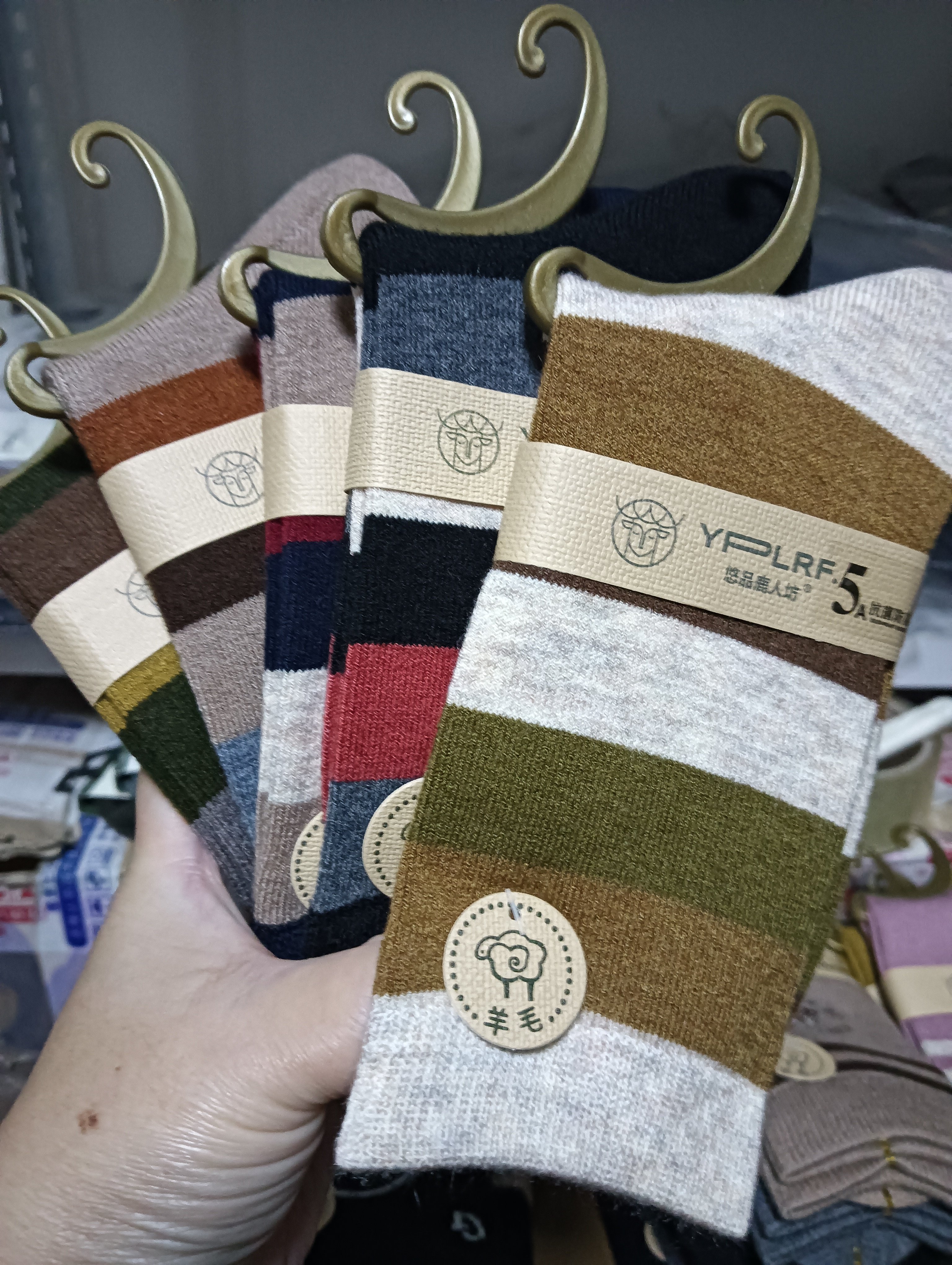 鹿人袜业女士羊毛袜秋冬款保暖女袜中长筒无骨6027