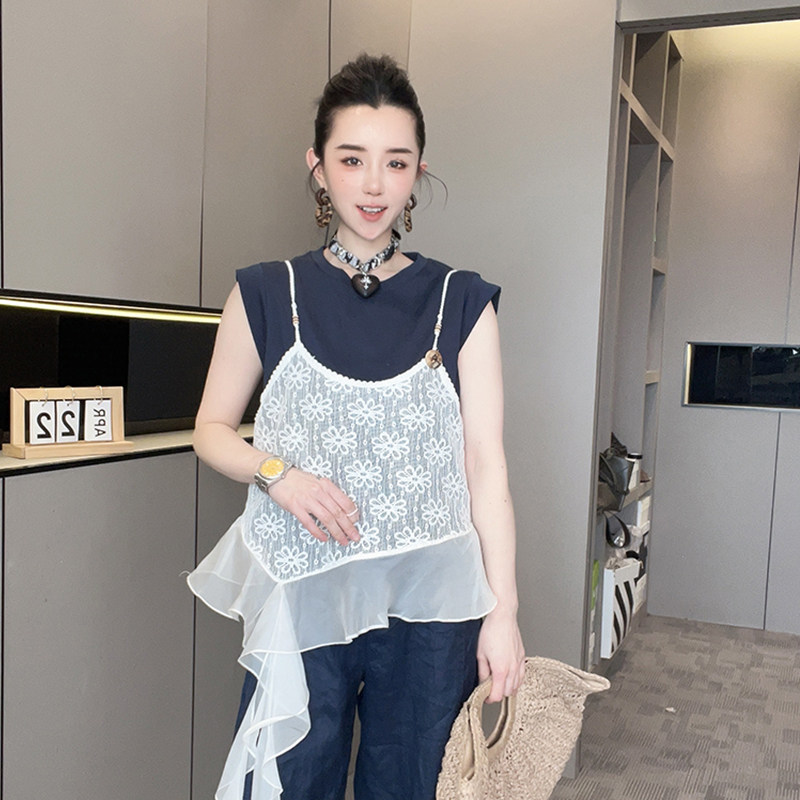 无袖T恤女2026夏季新款蕾丝钩花拼接假两件网纱荷叶边圆领上衣