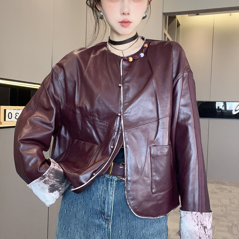 皮衣女2025秋季新款纯色绵羊皮真皮外套圆领撞色拼接袖口长袖上衣