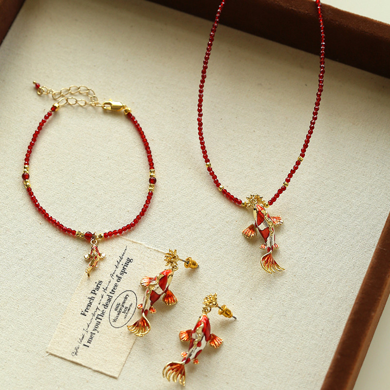 TU家 新年好运珐琅釉红尖晶锦鲤吊坠项链耳钉手链2026年新款耳饰,饰品/流行首饰/时尚饰品新,项链,淘宝优惠券,粉丝福利购,淘宝优惠卷