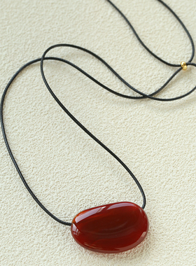 小众简约红玛瑙吊坠黑绳抽拉项链
