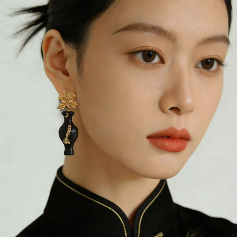 TU家 新中式东方古典优雅气质蕾丝刺绣金箔黑檀木花瓶耳环耳钉女