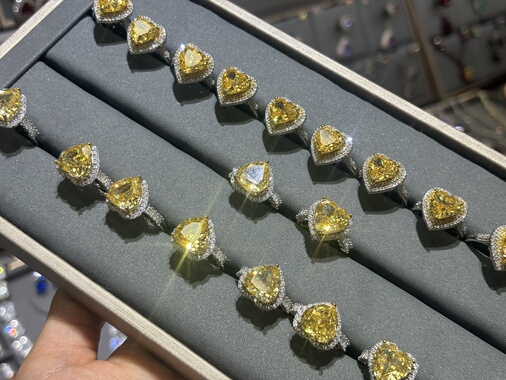 旺财转运戒指女天然黄蓝宝戒指925银精工镶嵌颜色超好火彩爆闪