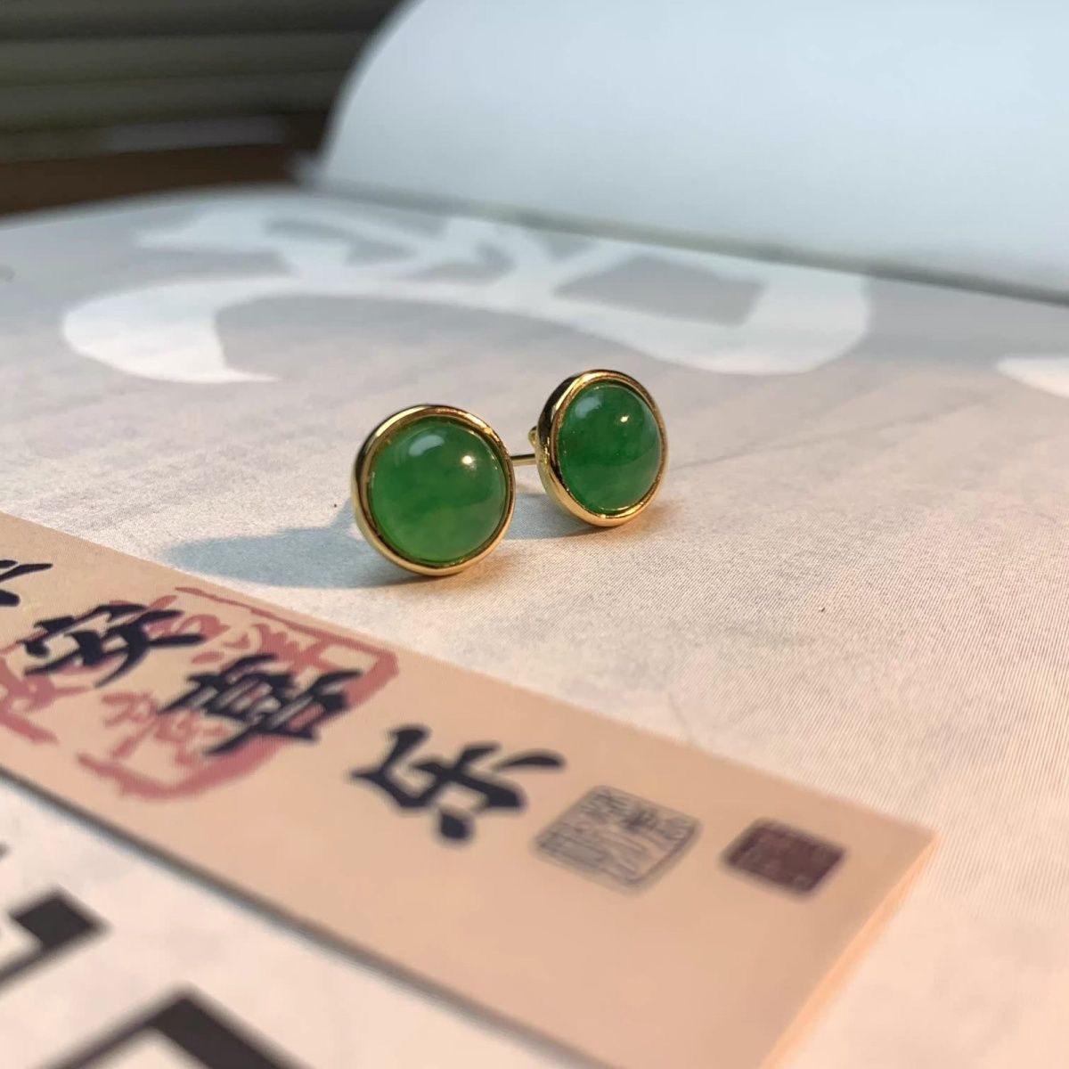 18k金天然满绿翡翠泡泡耳钉新中式正阳绿高冰辣绿简约8mm显白肤