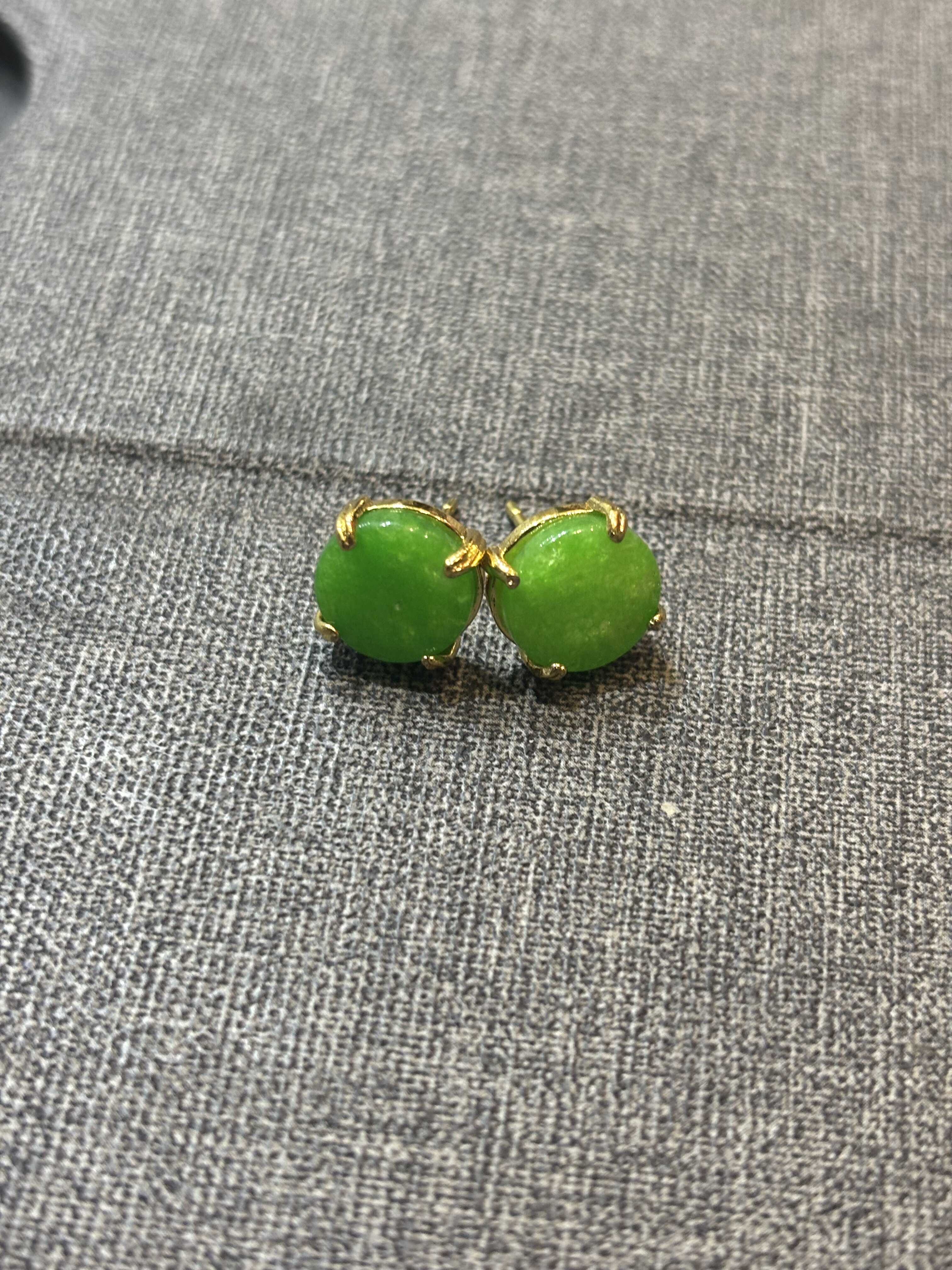 天然缅甸翡翠圆牌女辣绿简约无事牌耳饰糯冰种18k金耳钉圆牌女款