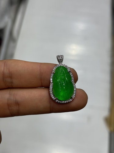 天然缅甸翡翠冰种帝王绿招财貔貅吊坠正品阳绿皮丘满绿男女款挂件