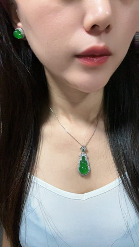 天然缅甸A货翡翠冰种阳绿葫芦吊坠女款玉石挂件项链坠子正品珠宝