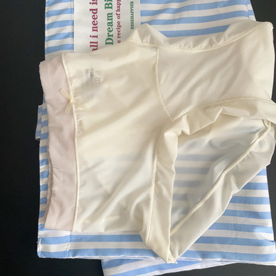 自留夏日冰激凌奶皮子冰丝凉感内裤女空气面膜裤中腰弹力大三角裤