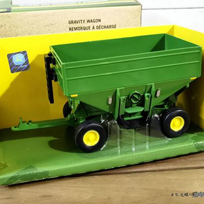 ERTL1/32约翰迪尔合金拖拉机模型