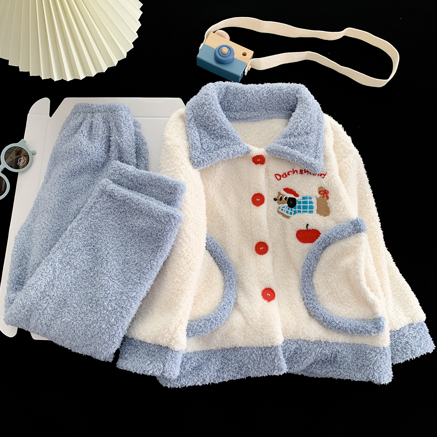 冬季儿童家居服珊瑚绒居家睡衣女孩女童卡通卡通风毛绒保暖秋冬款