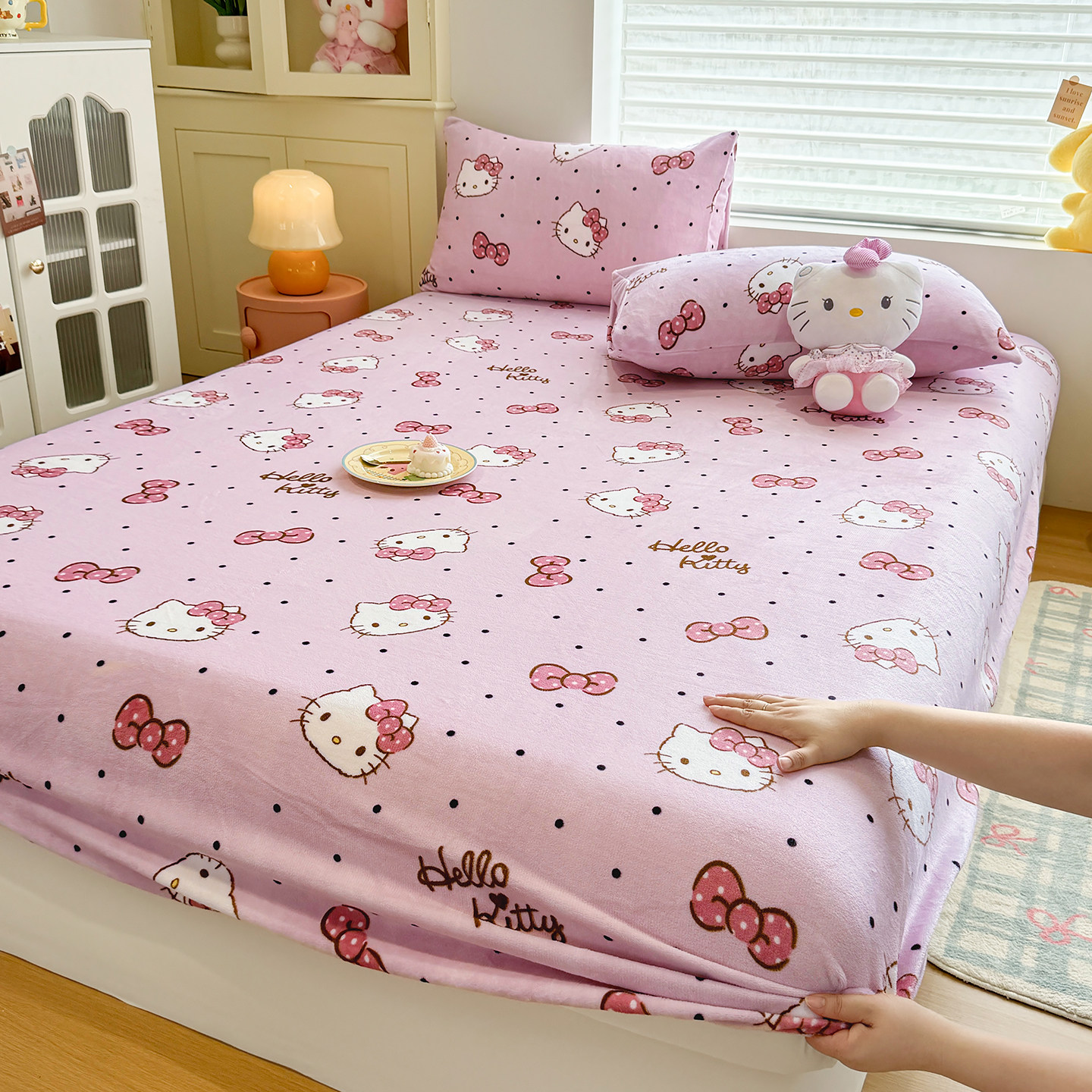 hellokitty卡通加厚牛奶绒床笠单件冬季加绒床垫套防滑床罩三件套
