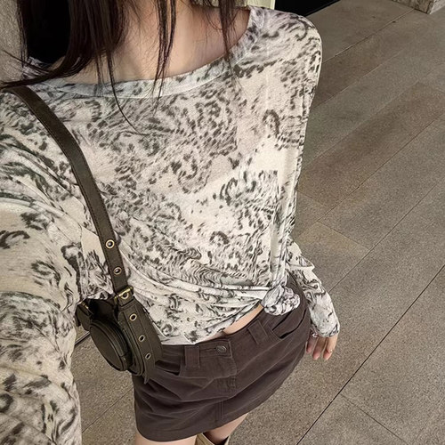 美洋MEIYANG 豹豹T 野性小慵懒~水墨晕染针织印花圆领长袖