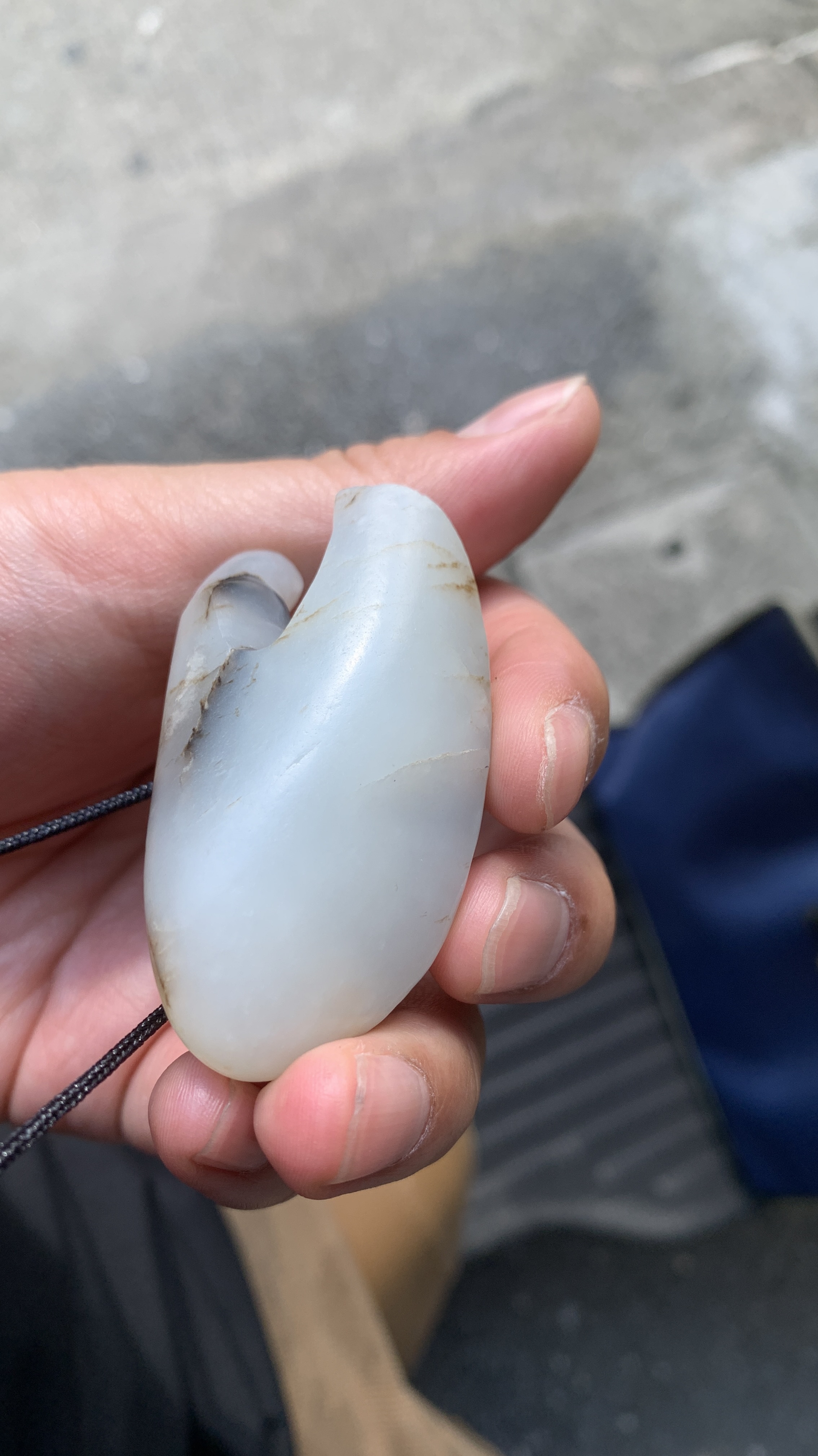 苏工雕刻新疆和田玉籽料一颗蛀牙手把件籽料原石天然沁色玉石吊坠