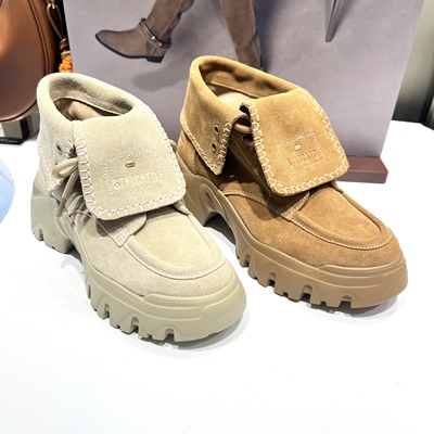 思加图2025冬季新款工装靴