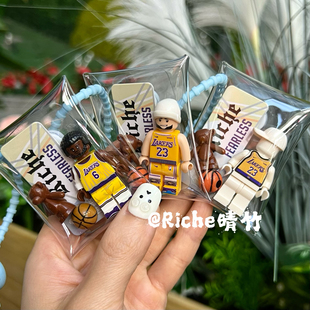 原创小熊唯你N BA球星人仔库里篮球挂件钥匙扣背包情侣礼物纪念品