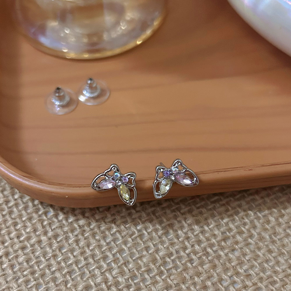【实拍】清冷银色金属蝴蝶耳钉