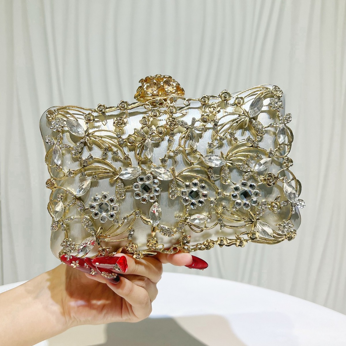 奢华金色晚宴包女名媛镶钻手拿包高档礼服宴会包新娘晚装包旗袍包