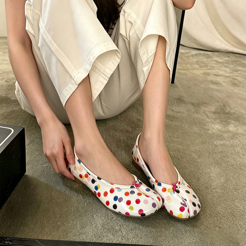 真皮彩色波点浅口单鞋女2026年新款法式芭蕾舞鞋一脚蹬猪蹄分趾鞋