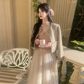 Gabrielle鎏光画报_细节绝美编织手工包扣小香外套