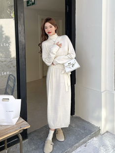 钟爱一体机连衣裙2025秋冬新款软糯针织收腰内搭打底连身裙